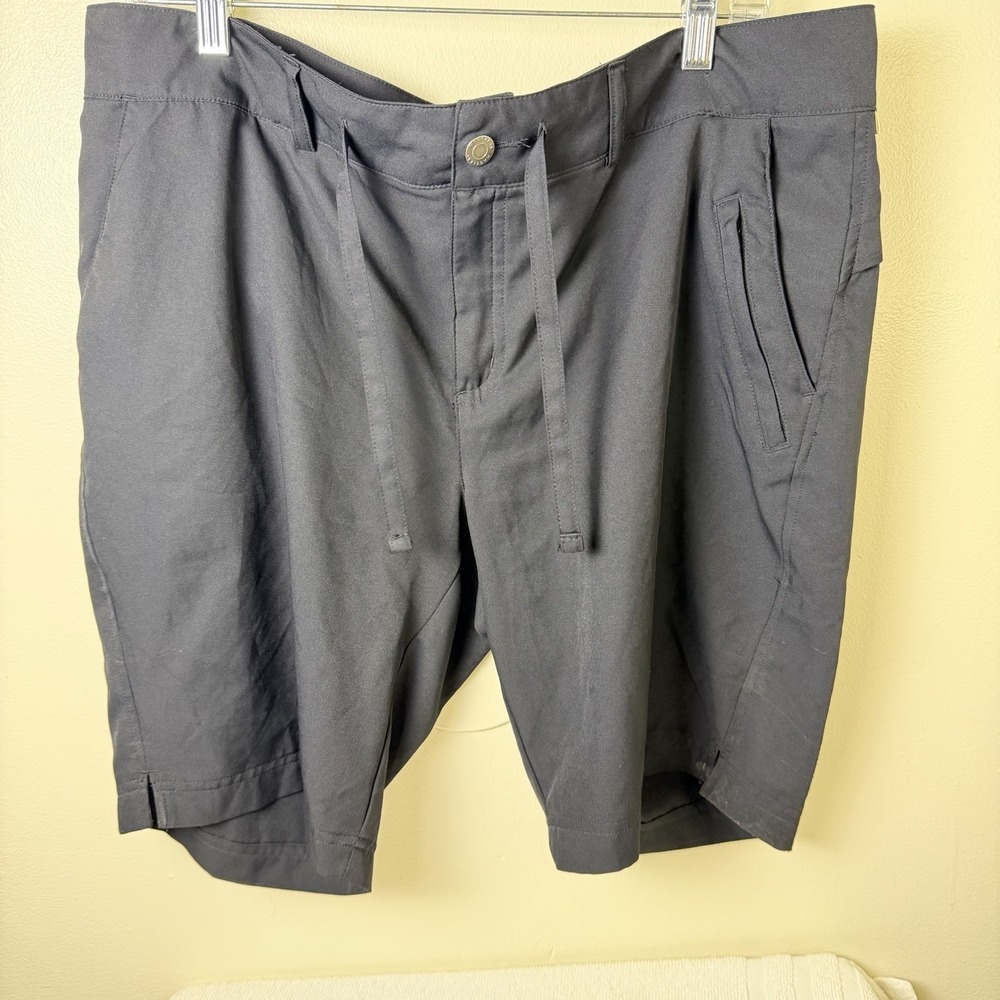 Women's Magellan Outdoors Black Bermuda Shorts Size XL Fishing Adventure